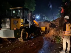 Jalur Sukabumi-Bogor yang Tertutup Longsor Sudah Bisa Dilalui