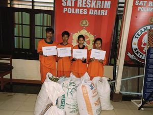 2 Pasutri-1 Remaja di Dairi Curi 8 Karung Cabai di Kebun Warga 2 Pasutri-1 Remaja di Dairi Curi 8 Karung Cabai di Kebun Warga