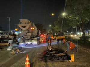 Tuntas Dibenahi, Dinas PUPR Cilegon Pastikan JLS Aman Dilintasi Pemudik Tuntas Dibenahi, Dinas PUPR Cilegon Pastikan JLS Aman Dilintasi Pemudik