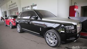 Potret Rolls Royce dan MINI Cooper Harvey Moeis yang Disita Kejagung
