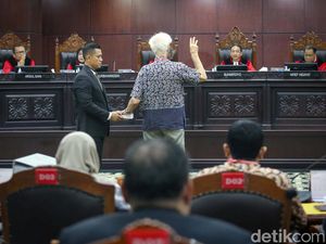 Yusril Pertanyakan Konsep Etik yang Diungkit Romo Magnis di Sidang MK Yusril Pertanyakan Konsep Etik yang Diungkit Romo Magnis di Sidang MK