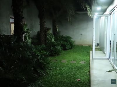 Mengintip Bedanya Rumah Dewi Sandra dan Sandra Dewi