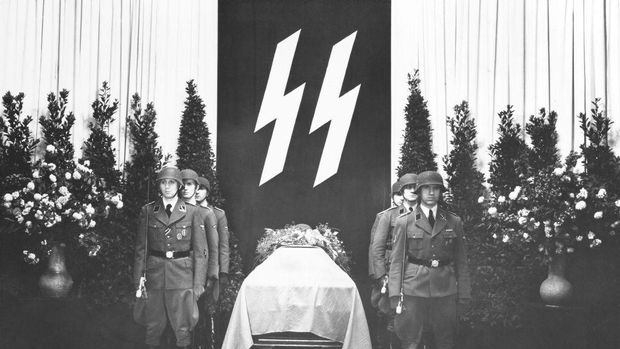 GERMANY - JUNE 08:  Funeral Of Richard Heidrich In Ss At Berlin In Germany On June 8Th 1942  (Photo by Keystone-France/Gamma-Keystone via Getty Images)