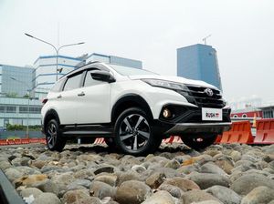 Tampang Kembar, Segini Beda Harga Toyota Rush dan Daihatsu Terios Tampang Kembar, Segini Beda Harga Toyota Rush dan Daihatsu Terios