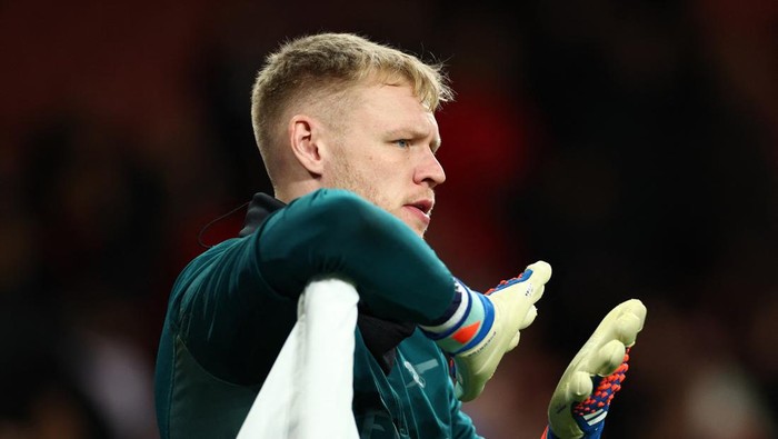 Aaron Ramsdale Soccer Football - Champions League - Round of 16 - Second Leg - Arsenal v FC Porto - Emirates Stadium, London, Britain - March 12, 2024 Arsenal's Aaron Ramsdale during the warm up before the match Action Images via Reuters/Andrew Boyers