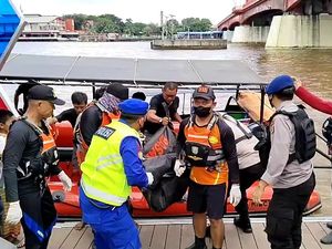 ABK Hilang Usai Kapal Jukung Meledak di Sungai Musi Ditemukan Tewas ABK Hilang Usai Kapal Jukung Meledak di Sungai Musi Ditemukan Tewas