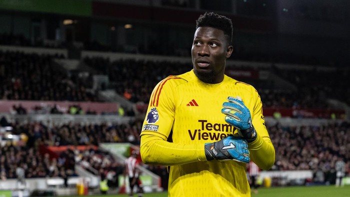 BRENTFORD, ENGLAND - MARCH 30: Manchester Uniteds goalkeeper Andre Onana looks on during the Premier League match between Brentford FC and Manchester United at Gtech Community Stadium on March 30, 2024 in Brentford, England.(Photo by Andrew Kearns - CameraSport via Getty Images)
