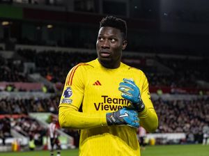 Onana Ungkap Nasihat dari Van der Sar saat Terpuruk di Musim Ini