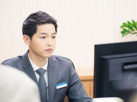 Drama Korea Man to Man (2017) Song Joong-ki menjadi kameo dalam drama Korea Man to Man. (jTBC)