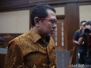 Vonis Sekretaris MA Separuh dari Tuntutan, Hakim Singgung Pengabdian 31 Tahun