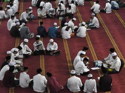 Niat Iktikaf di Masjid, Dilengkapi Tata Cara dan Waktu Terbaiknya