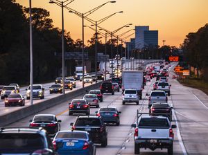 Ragam Strategi Agar Macet-macetan di Long Weekend Bisa Diredam Ragam Strategi Agar Macet-macetan di Long Weekend Bisa Diredam