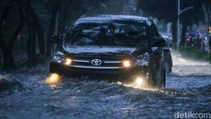 Jalan Kemang Raya Tergenang Sore Ini