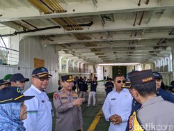 Kapolda NTB Minta Kesehatan Kru Kapal di Lembar Dicek Sebelum Layani Mudik