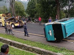 Mikrobus Terbalik di Gentong Tasikmalaya, 5 Orang Terluka