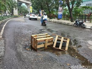 Warga Keluhkan Jalan Berlubang, Pj Walkot Palembang: Lapor ke Sosmed Saya