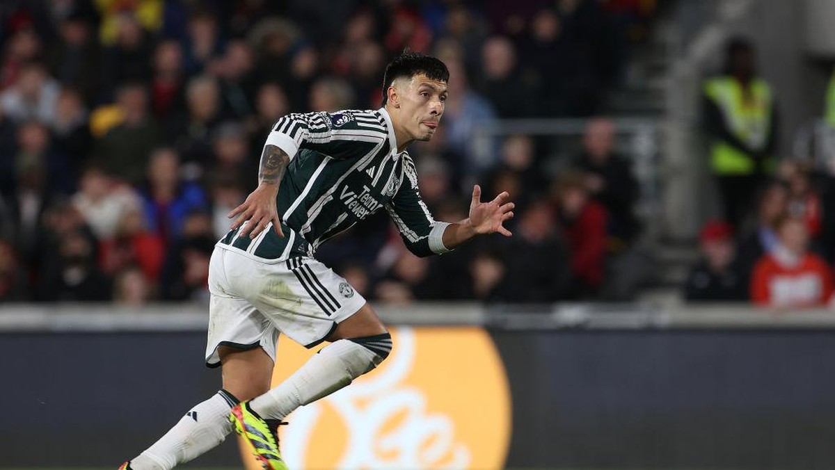 Lisandro Martinez absen sebulan karena cedera (Manchester United via Getty Imag/Matthew Peters)