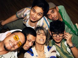 Meleleh dengan Kehangatan Cinta MALIQ & DEssentials di Klip Kita Bikin Romantis