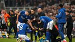 Momen Pemain Everton Buka Puasa di Tengah Laga