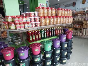 Ini Rekomendasi Oleh-oleh Cirebon yang Cocok untuk Dibawa Pulang Ini Rekomendasi Oleh-oleh Cirebon yang Cocok untuk Dibawa Pulang