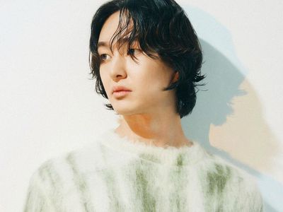Foto-foto Onew SHINee sebagai Artis GRIFFIN Entertainment