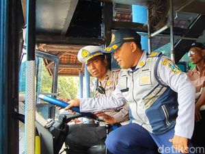 Jelang Arus Mudik, Sopir di Terminal Pasuruan Dites Urine-Bus Dicek