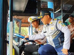 Jelang Arus Mudik, Sopir di Terminal Pasuruan Dites Urine-Bus Dicek