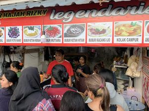 Manis Cuan dari Bubur Sumsum, Omzet Rp 9 Juta per Hari Manis Cuan dari Bubur Sumsum, Omzet Rp 9 Juta per Hari