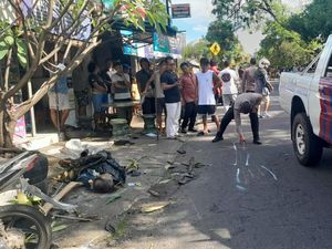 Tabrakan Maut dengan WN Kazakhstan, Pemotor Tewas di Jalan Amlapura-Singaraja Tabrakan Maut dengan WN Kazakhstan, Pemotor Tewas di Jalan Amlapura-Singaraja