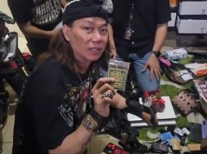 Rumah Maling Emas Rp 200 Juta Digeledah, Polisi Temukan Jimat-Senpi Mainan Rumah Maling Emas Rp 200 Juta Digeledah, Polisi Temukan Jimat-Senpi Mainan