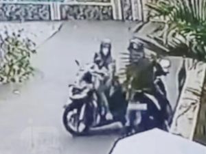 Viral Ibu Bonceng Anak Dijambret Pria Bermotor di Cimanggis Depok