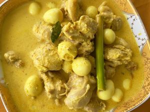 Resep Opor Ayam Pedas yang Praktis, Lauk Wajib Ketupat Lebaran