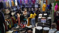 THR Cair, Warga Ramai-ramai Serbu Pusat Perbelanjaan