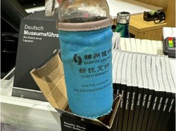 Diduga Kelakuan Turis China, Suvenir Tumbler Ditukar Botol Bekas