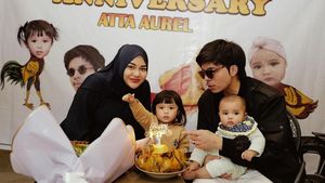 So Sweet! Aurel Hermansyah dan Atta Halilintar Dinner ala Warung Tenda