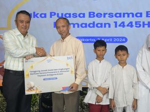 Berbagi Kebaikan di Bulan Ramadan dengan Anak Yatim Berbagi Kebaikan di Bulan Ramadan dengan Anak Yatim