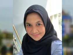 Cerita Dina yang Dulu Merasa Gagal Berbakti, Kini Lulus dengan IPK Sempurna 4