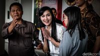 Ekspresi Sandra Dewi Usai Diperiksa Kejagung