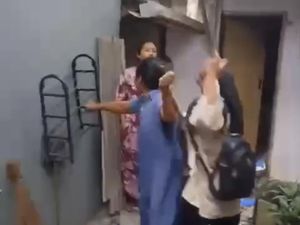 Terungkap Utang Emak-emak Emosi Lempar Mangkuk Saat Ditagih