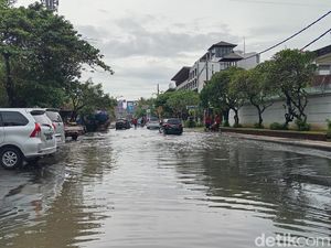Banjir Melanda Sejumlah Wilayah di Bali, Mahendra: Saluran Air Belum Baik Banjir Melanda Sejumlah Wilayah di Bali, Mahendra: Saluran Air Belum Baik