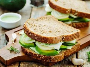 Jangan Asal! Ini Pilihan Nutrisi Tepat Saat Sahur agar Kuat Puasa Jangan Asal! Ini Pilihan Nutrisi Tepat Saat Sahur agar Kuat Puasa
