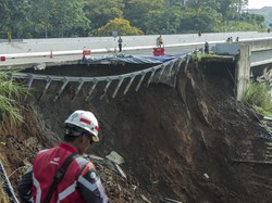 Polisi Rekayasa Arus Lalin Tol Bocimi Imbas Longsor, Ini Rutenya
