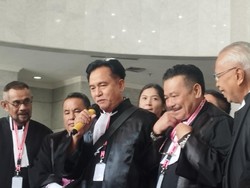 Yusril Sebut BW Tersangka Seumur Hidup Usai Diprotes soal Eddy Hiariej di MK