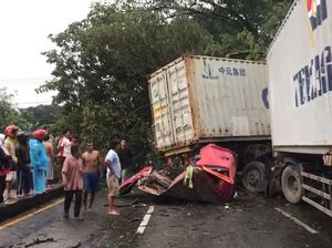 Kecelakaan Truk Kontainer Tabrak Motor di Pasuruan, Satu Orang Tewas