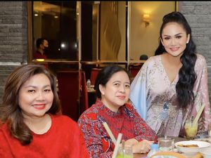 Kulineran Seru Krisdayanti Bareng Puan Maharani dan Keluarga Tercinta Kulineran Seru Krisdayanti Bareng Puan Maharani dan Keluarga Tercinta