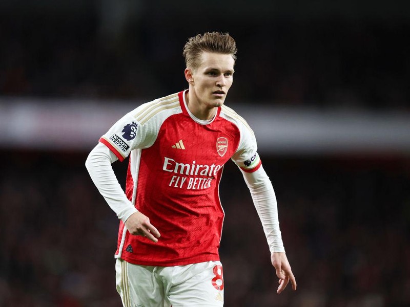 LONDON, ENGLAND - APRIL 03: Martin Odegaard of Arsenal  during the Premier League match between Arsenal FC and Luton Town at Emirates Stadium on April 03, 2024 in London, England. (Photo by Catherine Ivill - AMA/Getty Images)