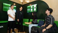 Melihat Customer Lounge Gojek di Stasiun Whoosh Halim