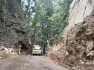 Kontraktor Bersihkan Material Proyek Poros Maros-Bone di Camba Jelang Mudik