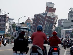 Puluhan Orang Masih Hilang Buntut Gempa Dahsyat Guncang Taiwan Puluhan Orang Masih Hilang Buntut Gempa Dahsyat Guncang Taiwan