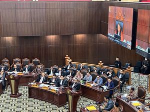 Pj Walikota Bekasi Bantah Terima Arahan Pemerintah Menangkan Paslon Tertentu Pj Walikota Bekasi Bantah Terima Arahan Pemerintah Menangkan Paslon Tertentu